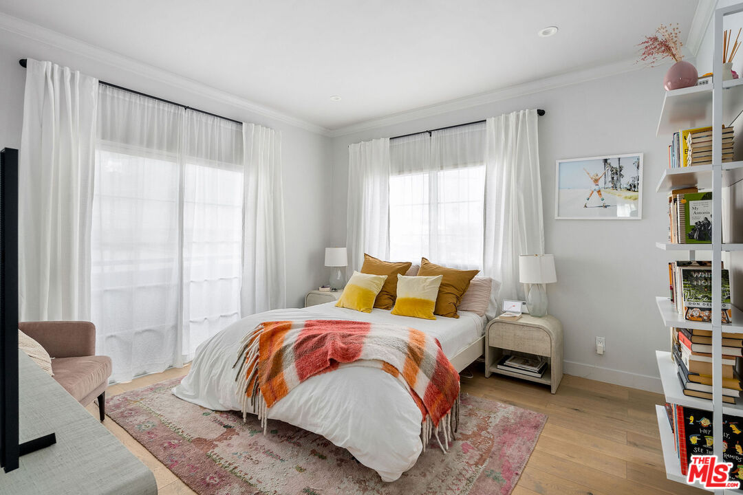 7912 Blackburn Ave Unit: 11