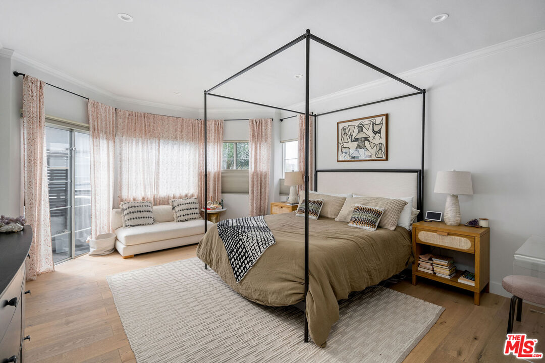 7912 Blackburn Ave Unit: 11