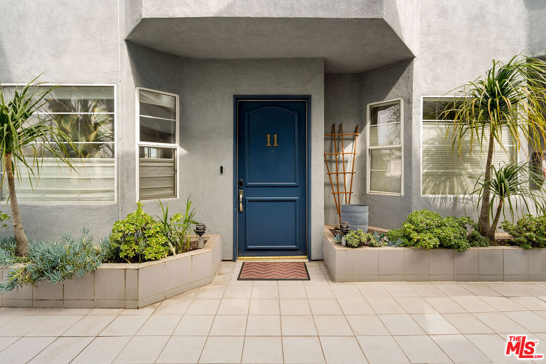 7912 Blackburn Ave Unit: 11