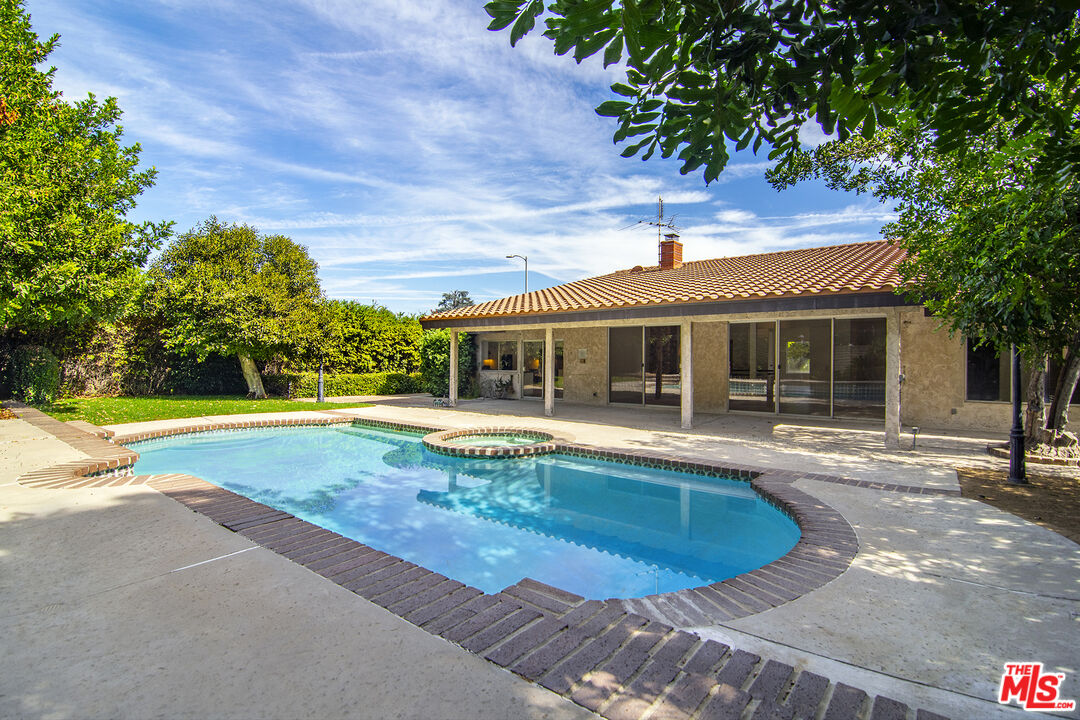 9853 Melvin Ave