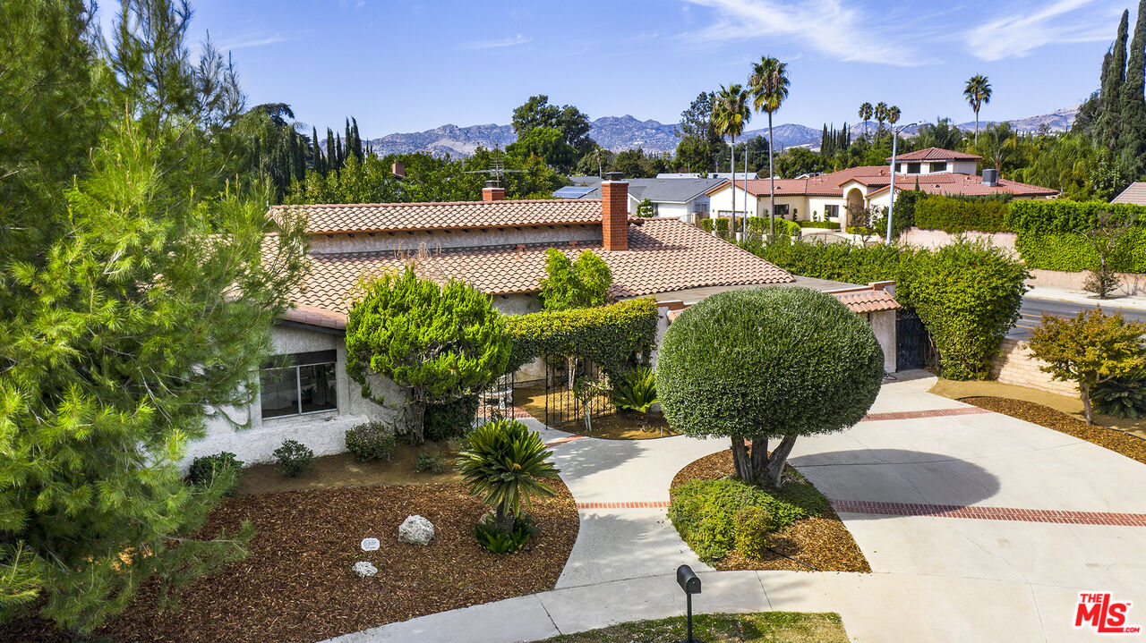 9853 Melvin Ave