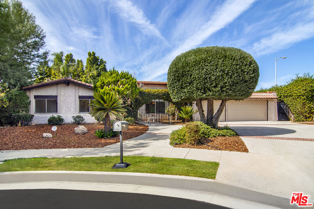 9853 Melvin Ave