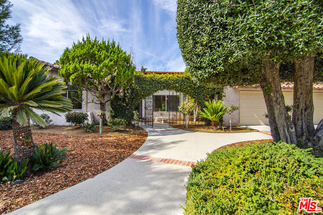 9853 Melvin Ave