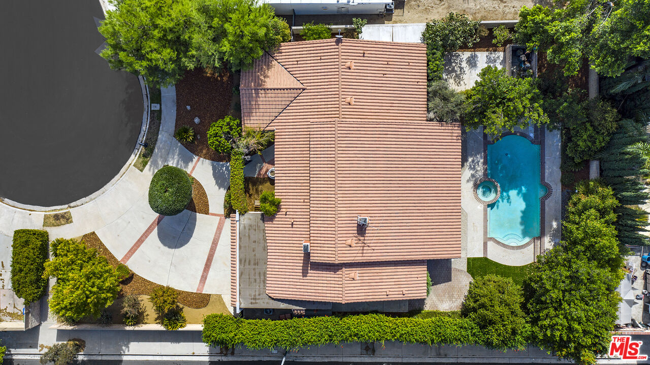 9853 Melvin Ave