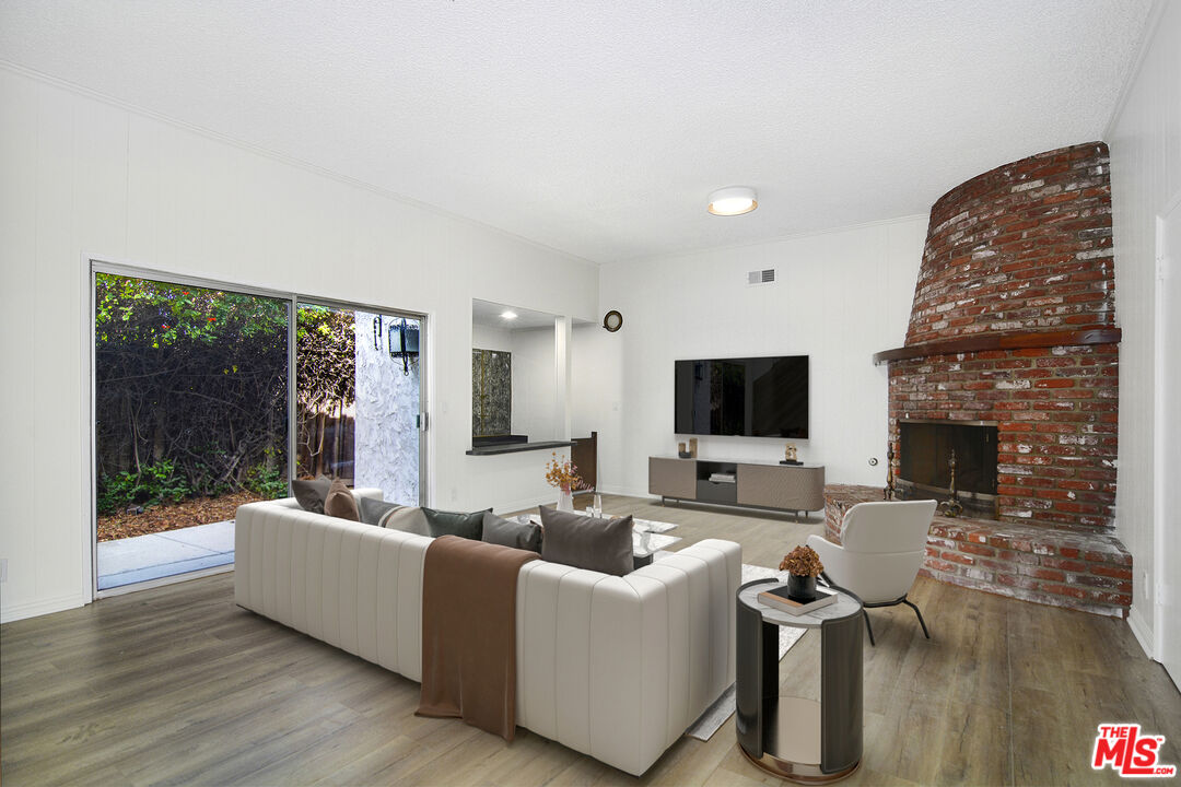 9853 Melvin Ave