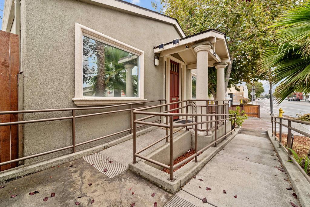 250 Meridian Avenue