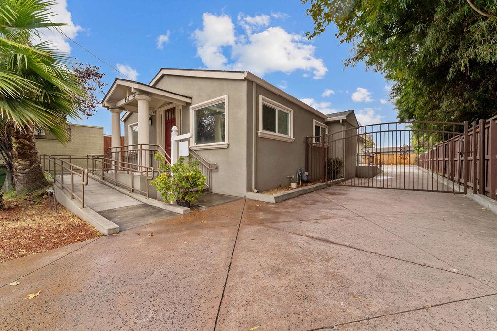 250 Meridian Avenue