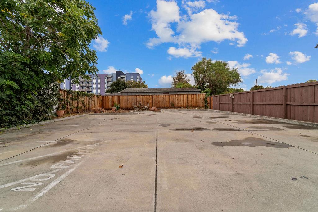 250 Meridian Avenue