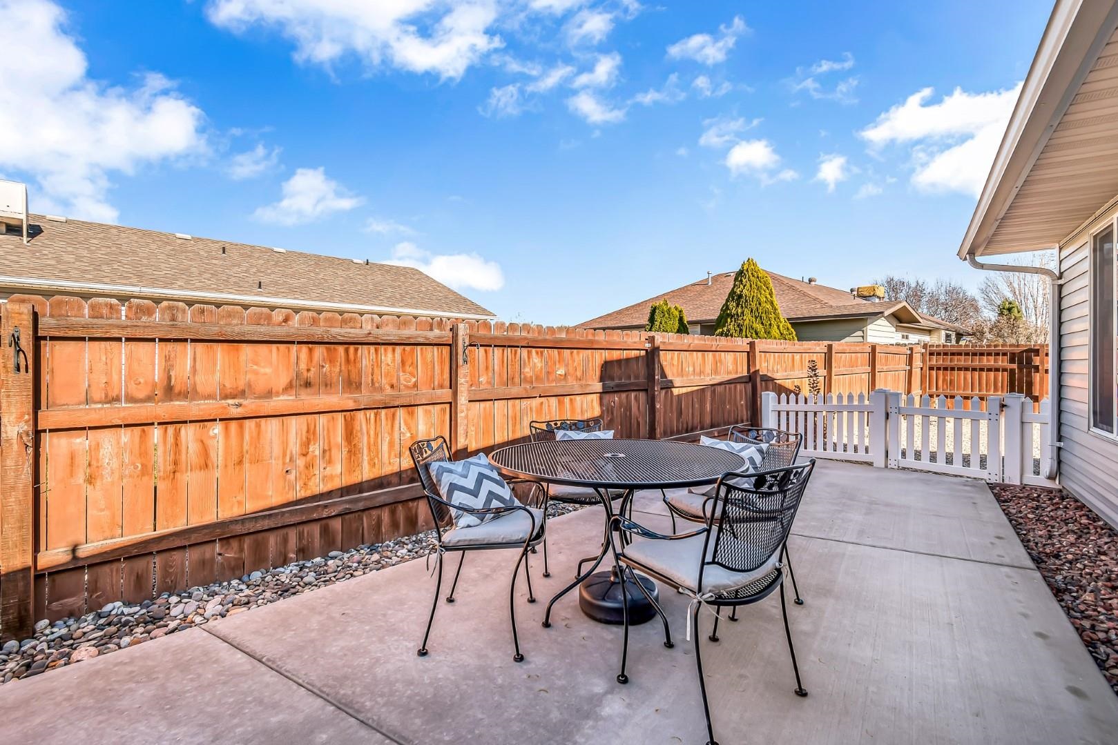 862 Henry Circle