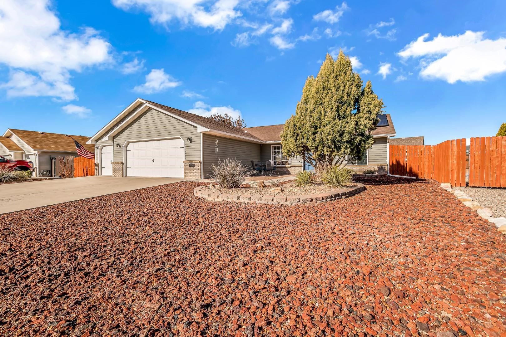 862 Henry Circle