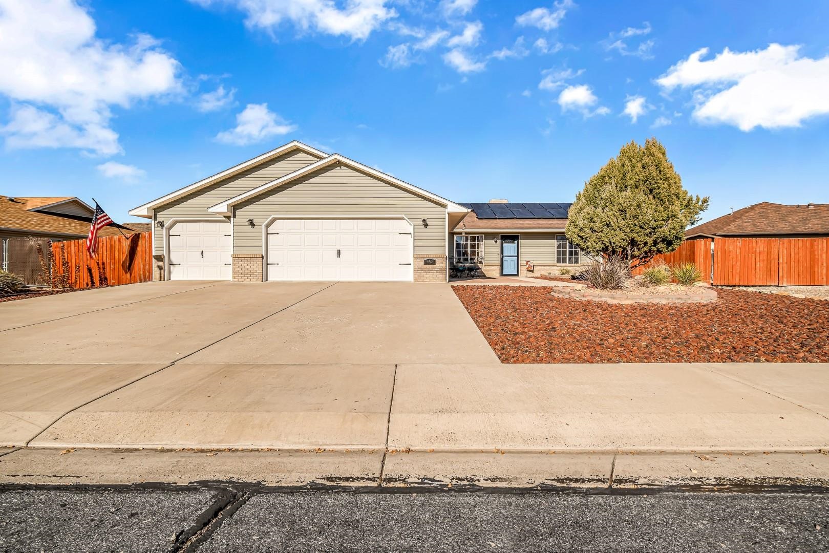 862 Henry Circle
