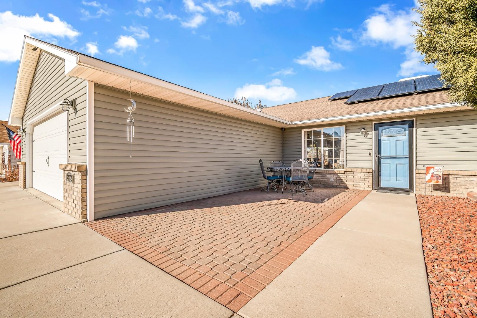 862 Henry Circle