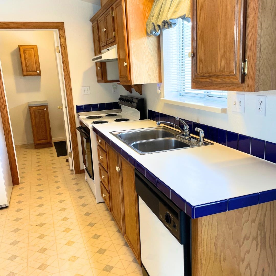 584 W Conestoga Circle