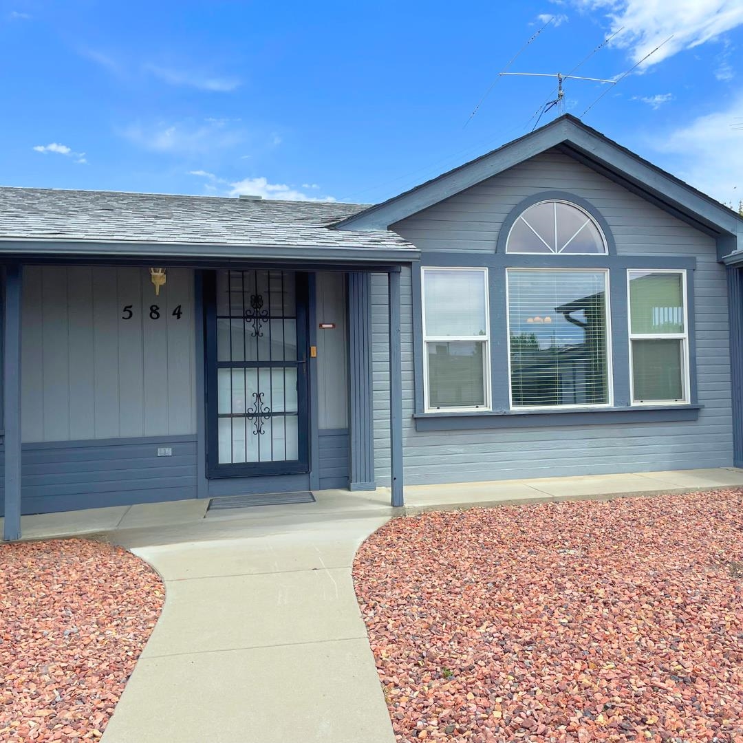 584 W Conestoga Circle
