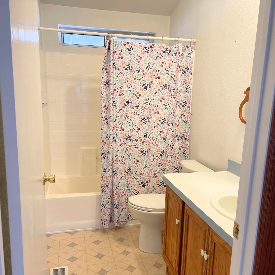 584 W Conestoga Circle