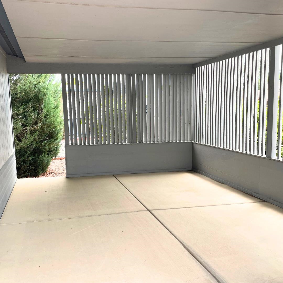584 W Conestoga Circle