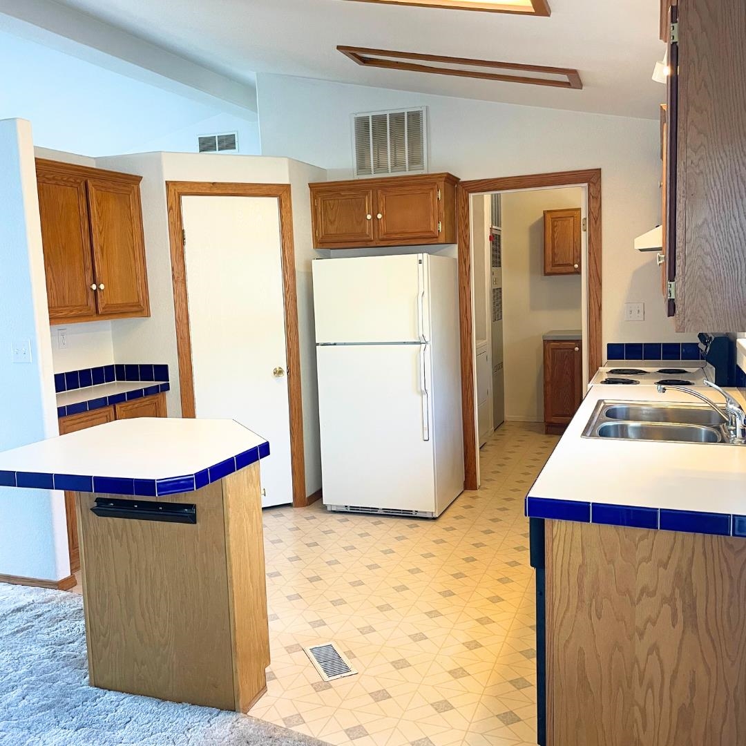 584 W Conestoga Circle