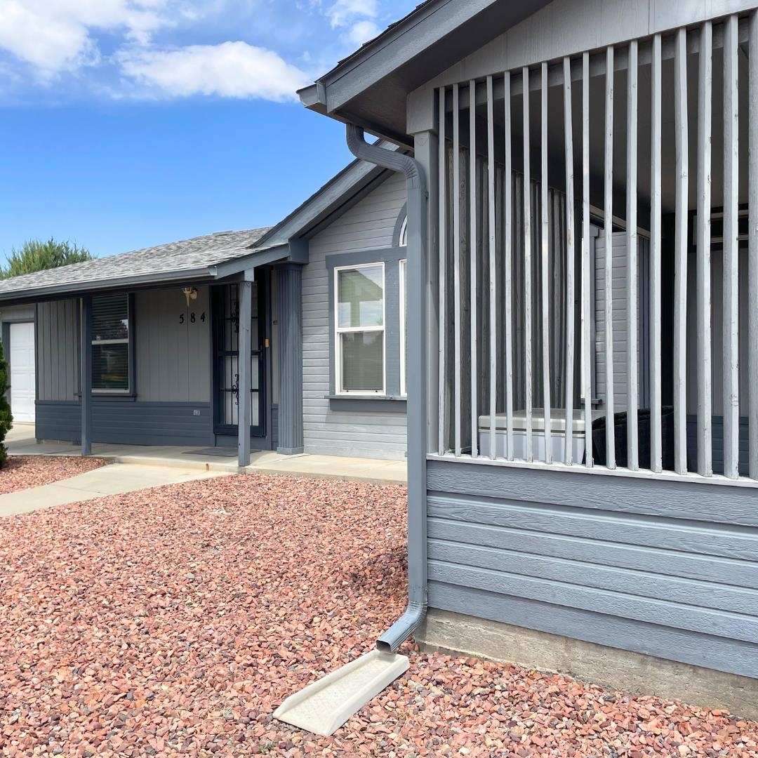 584 W Conestoga Circle