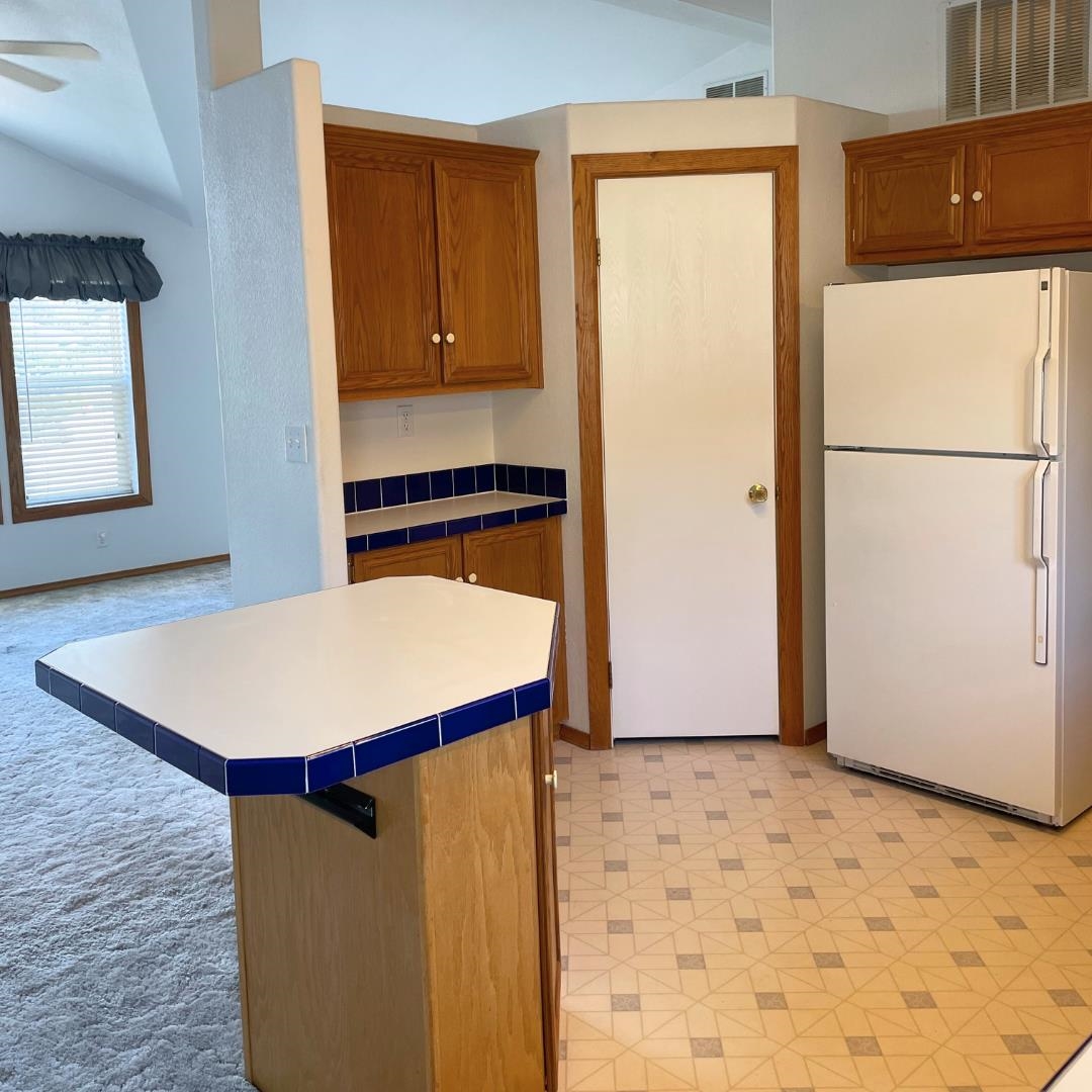 584 W Conestoga Circle