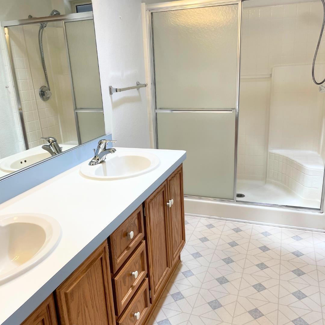 584 W Conestoga Circle