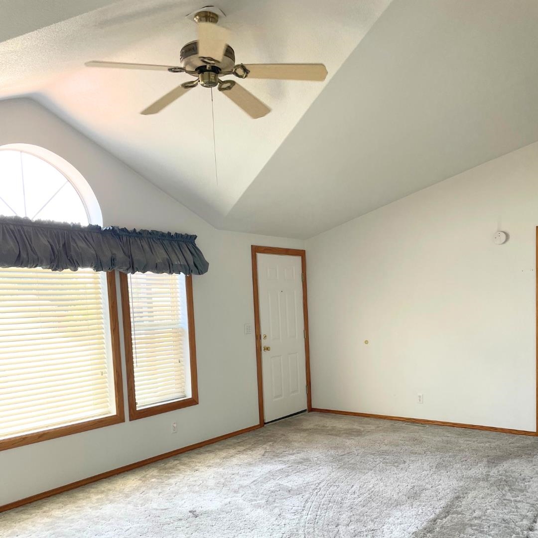 584 W Conestoga Circle
