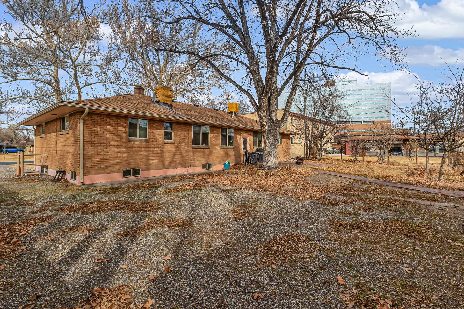 2218 N 6th Street