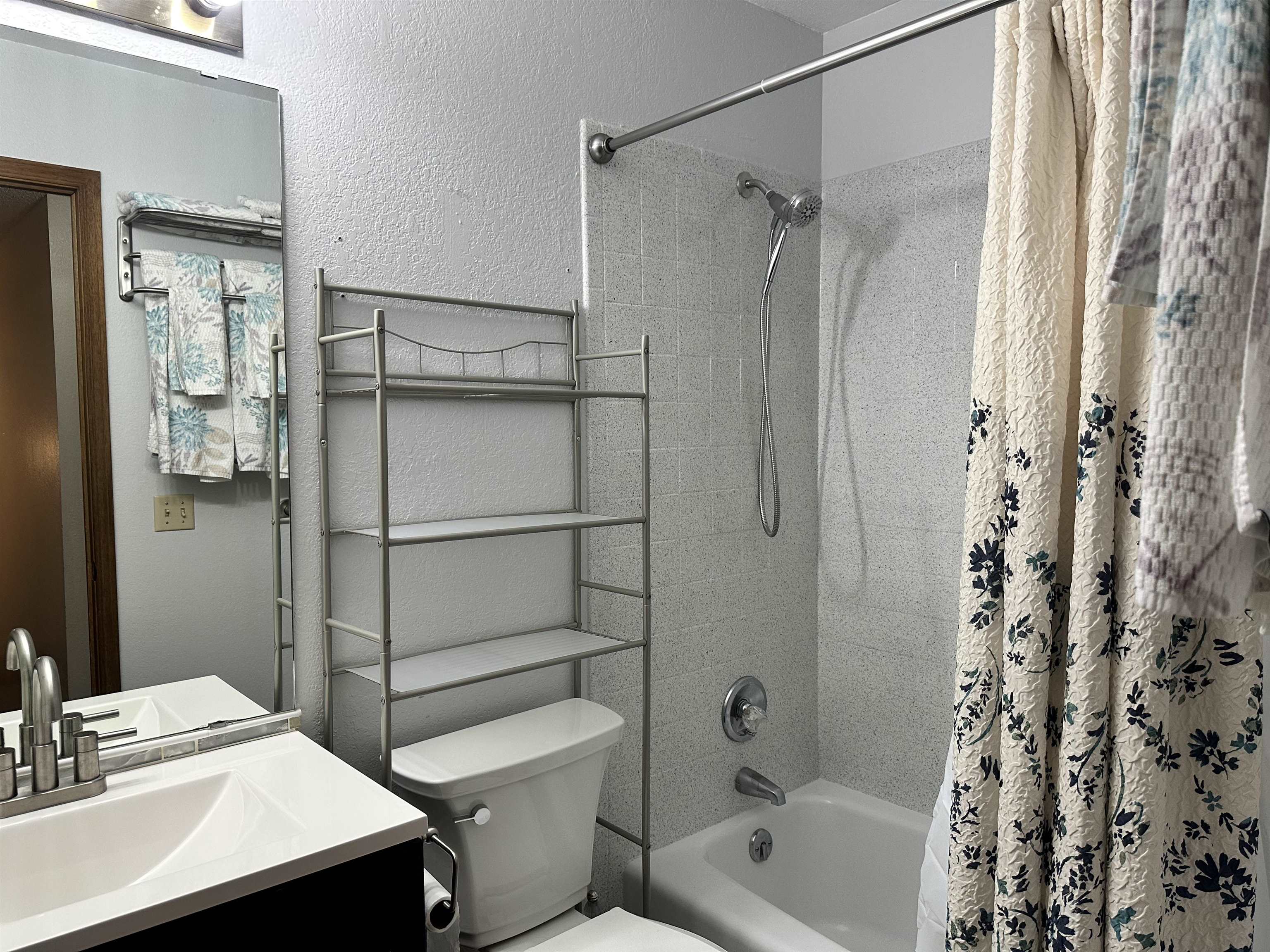 511 Rado Drive Unit: B
