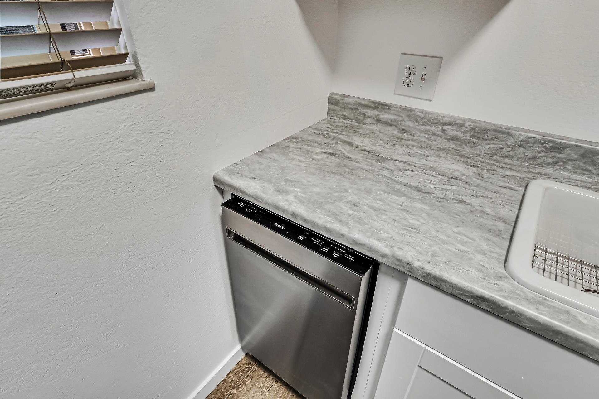 3154 Lakeside Drive Unit: 307