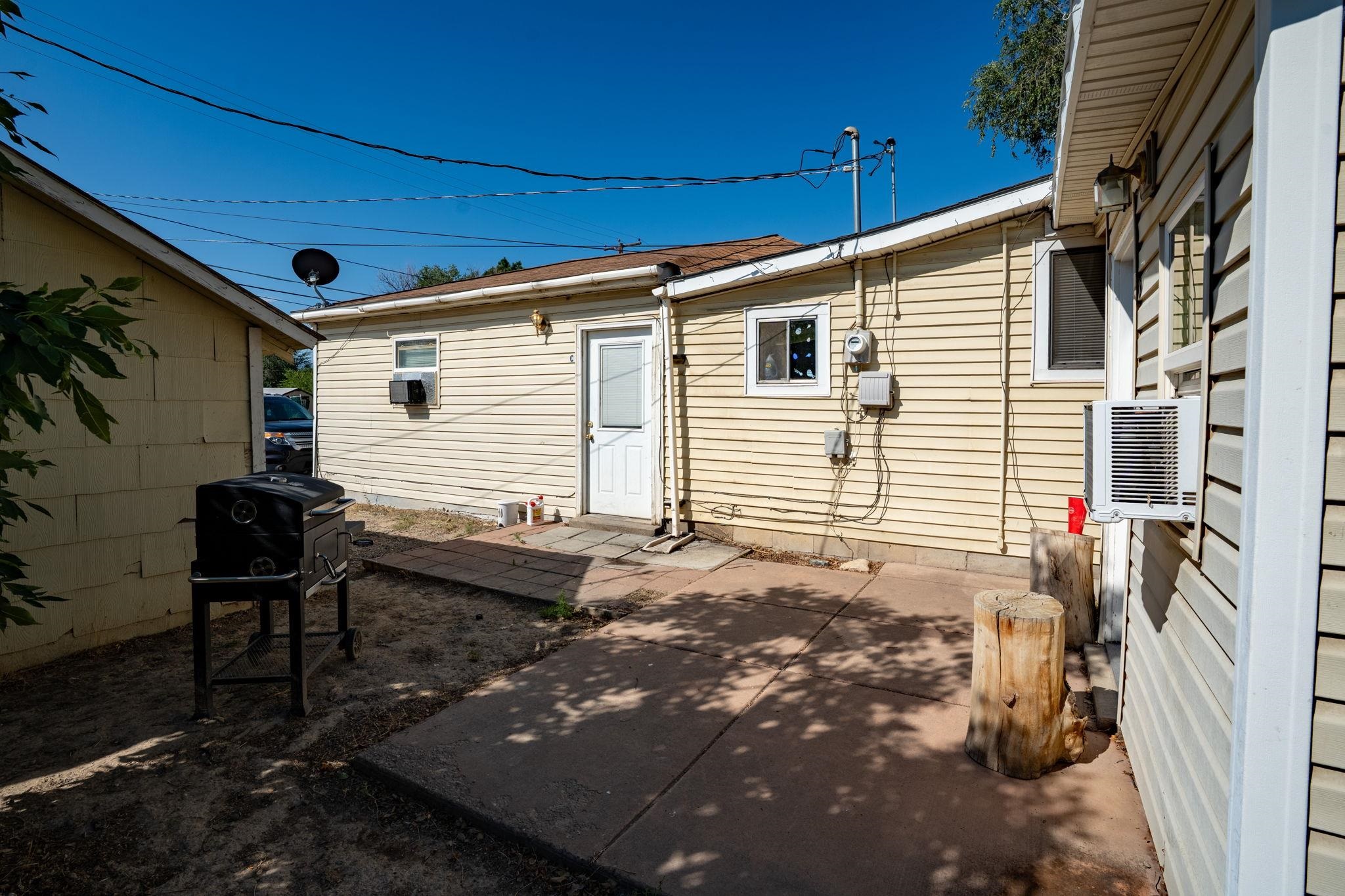 1405 Elm Avenue