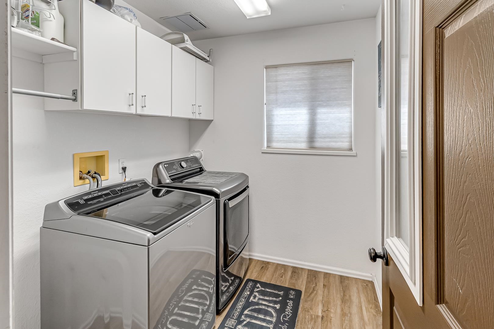 1937 Hawthorne Avenue