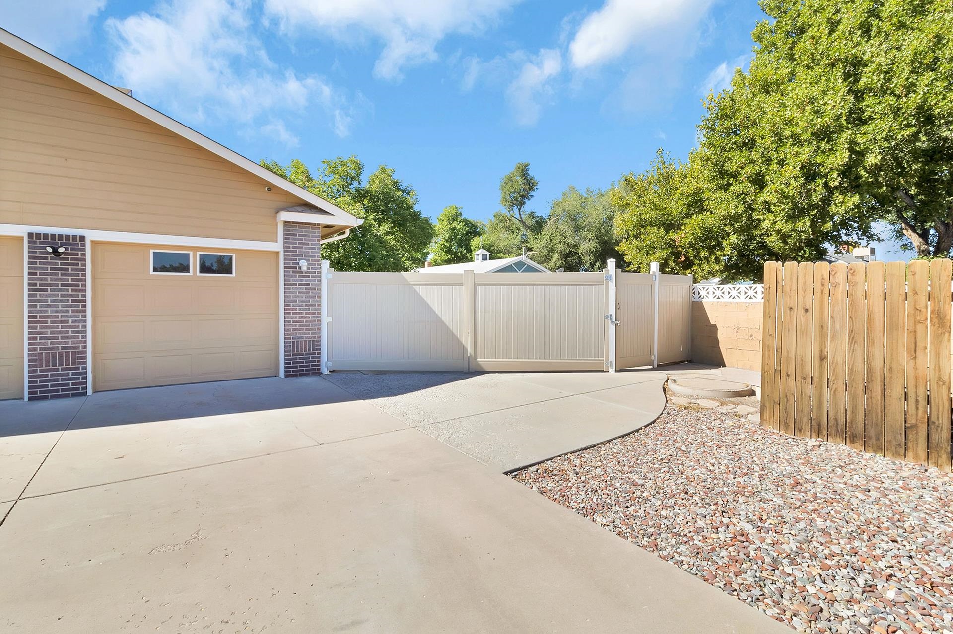 1937 Hawthorne Avenue