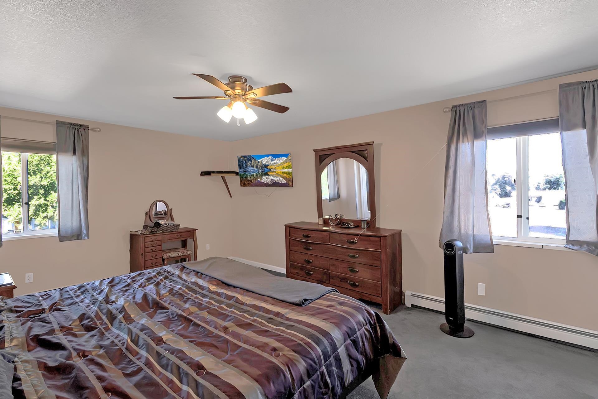 1937 Hawthorne Avenue