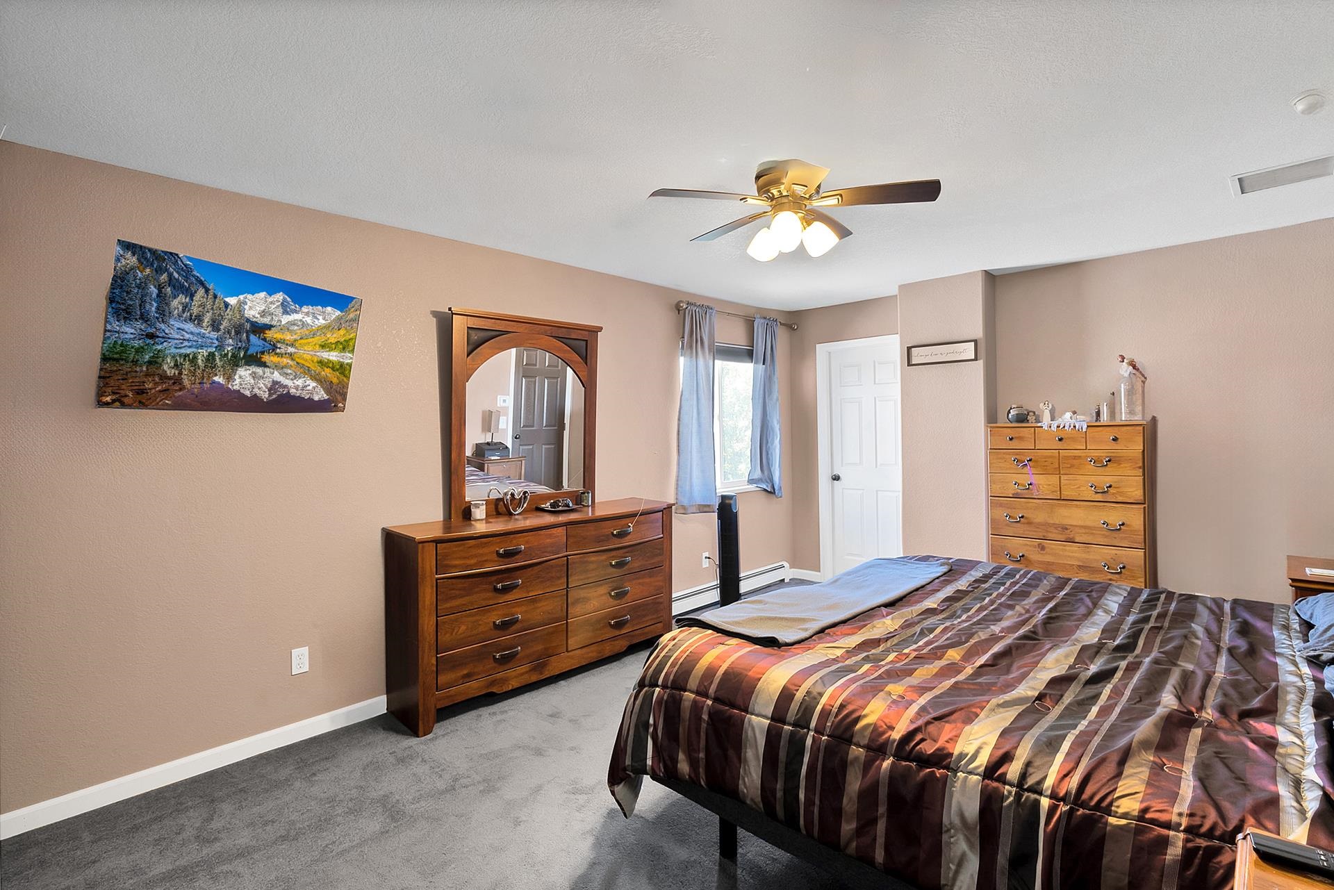 1937 Hawthorne Avenue