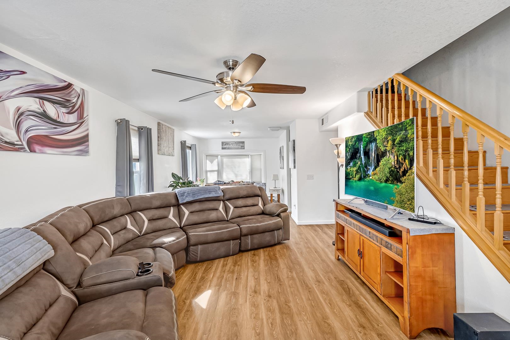 1937 Hawthorne Avenue