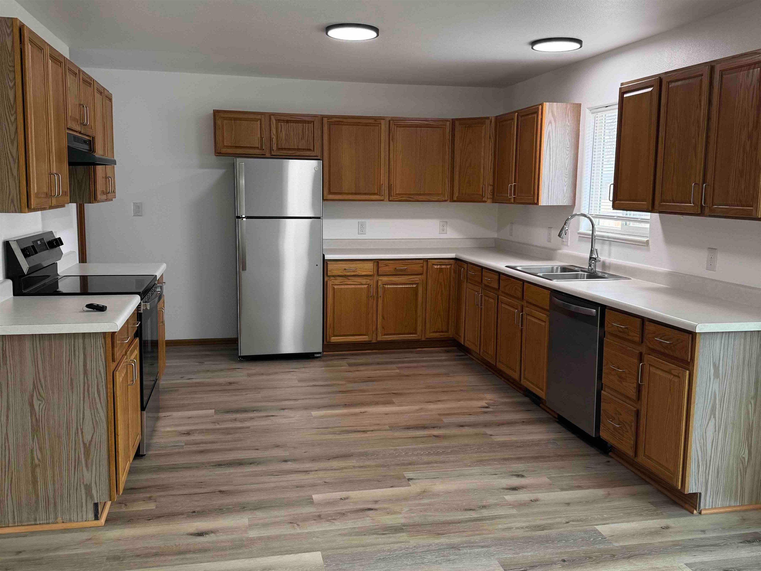 521 & 521 1/2 29 1/2 Road