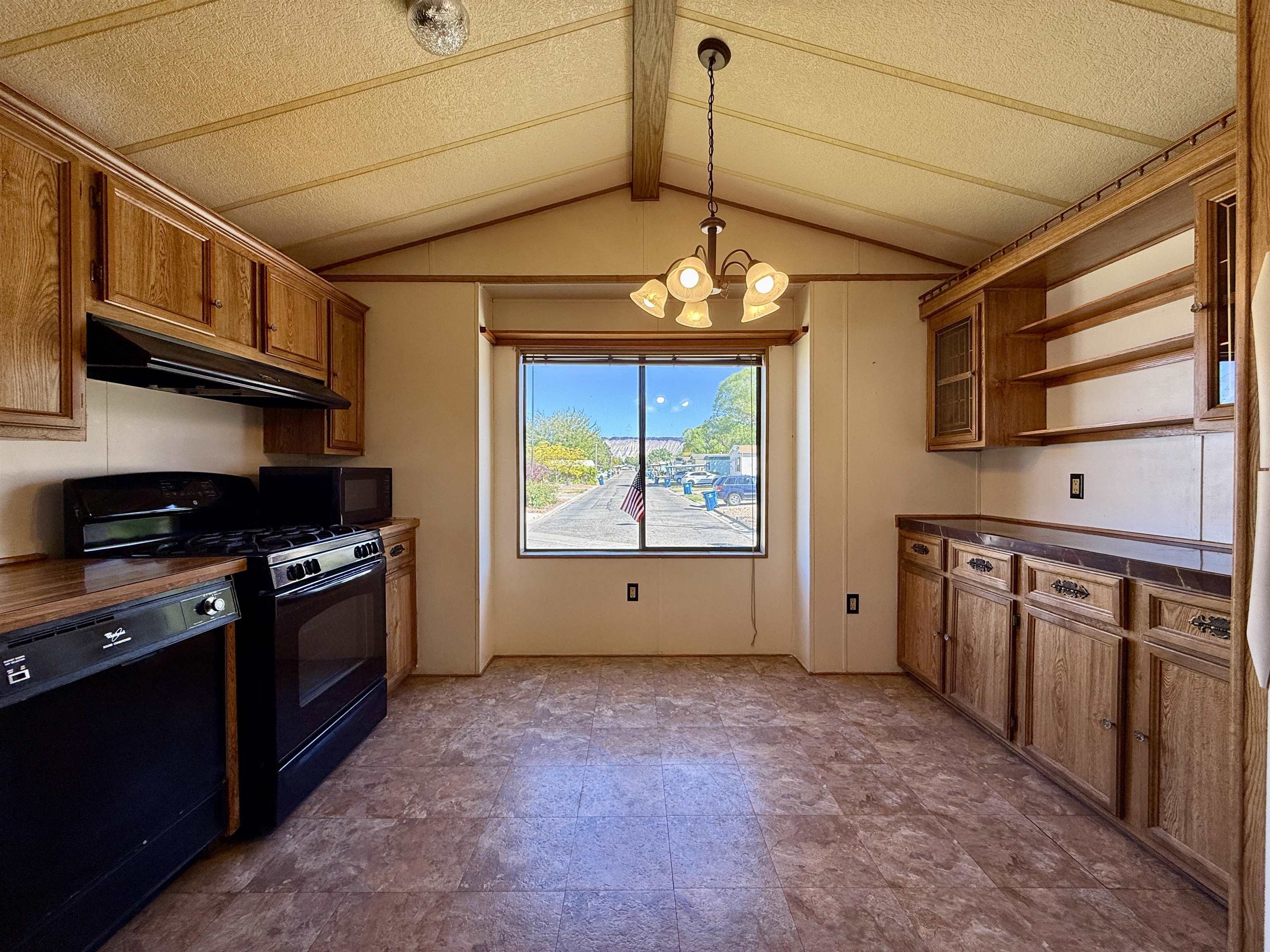 3251 E Road Unit: 33