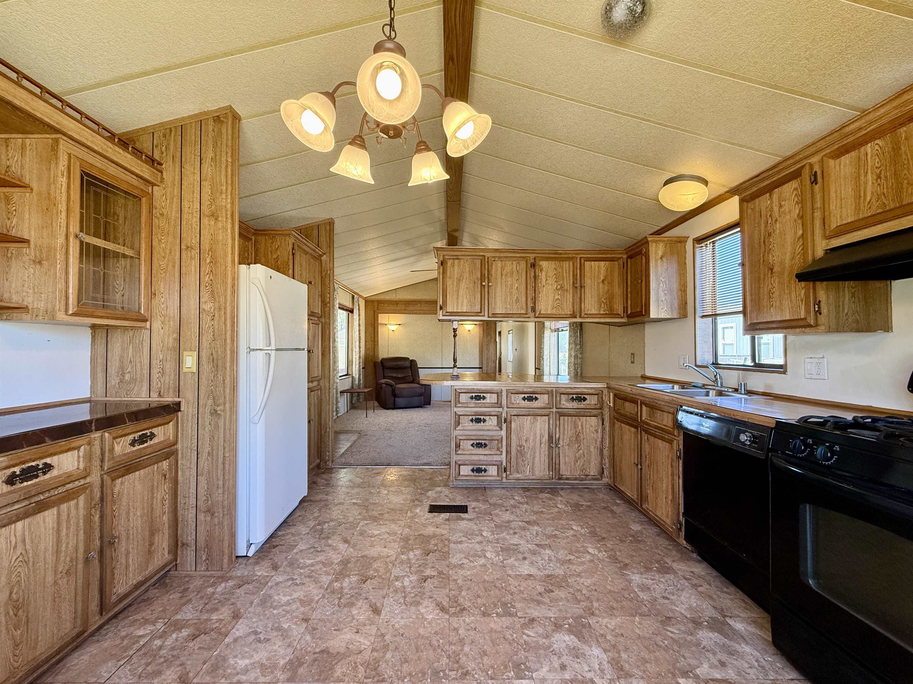 3251 E Road Unit: 33