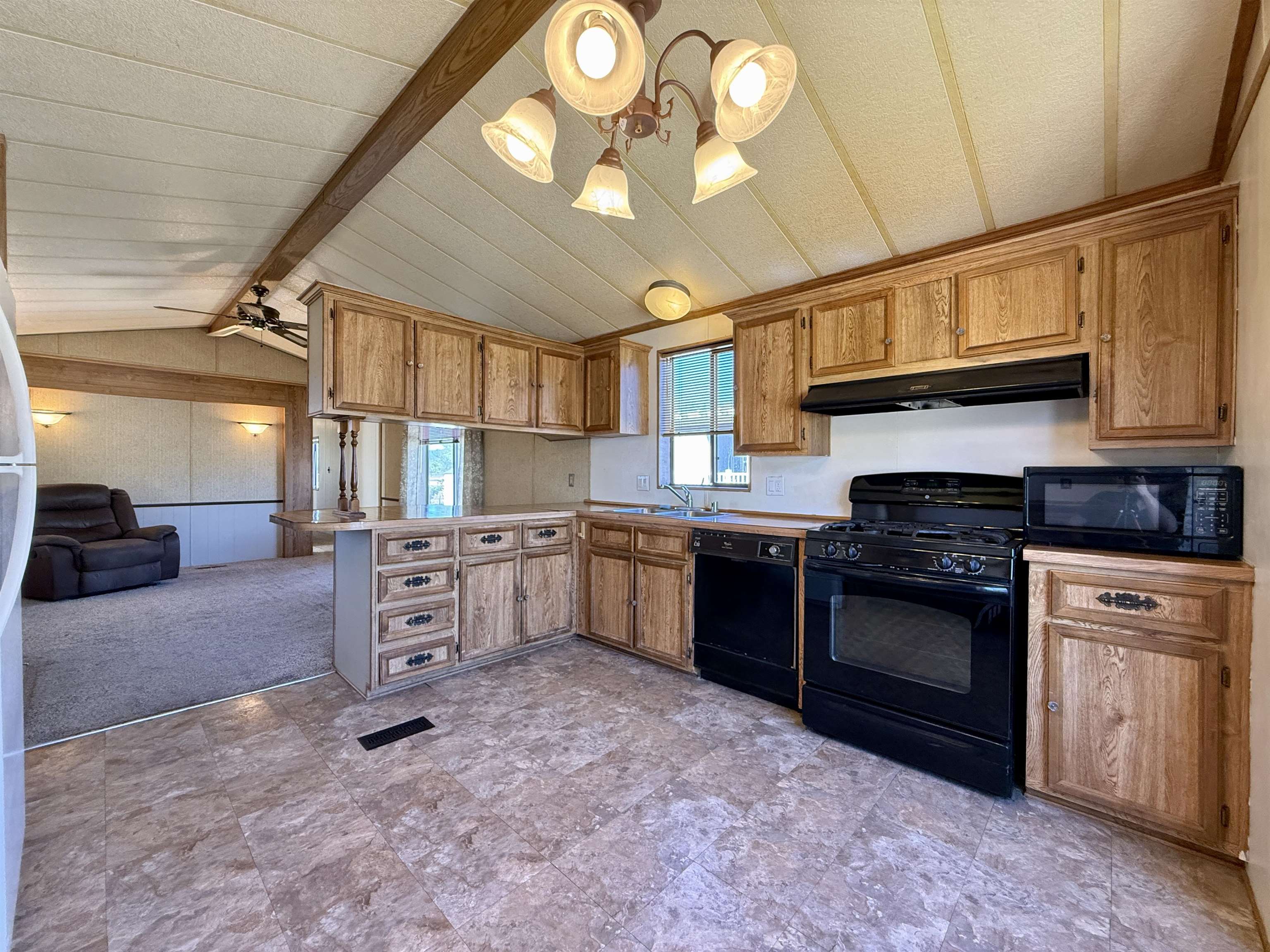 3251 E Road Unit: 33