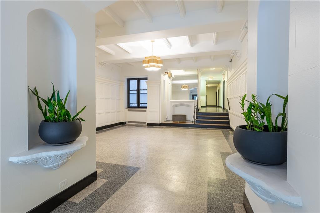 2515 Glenwood Road 2B