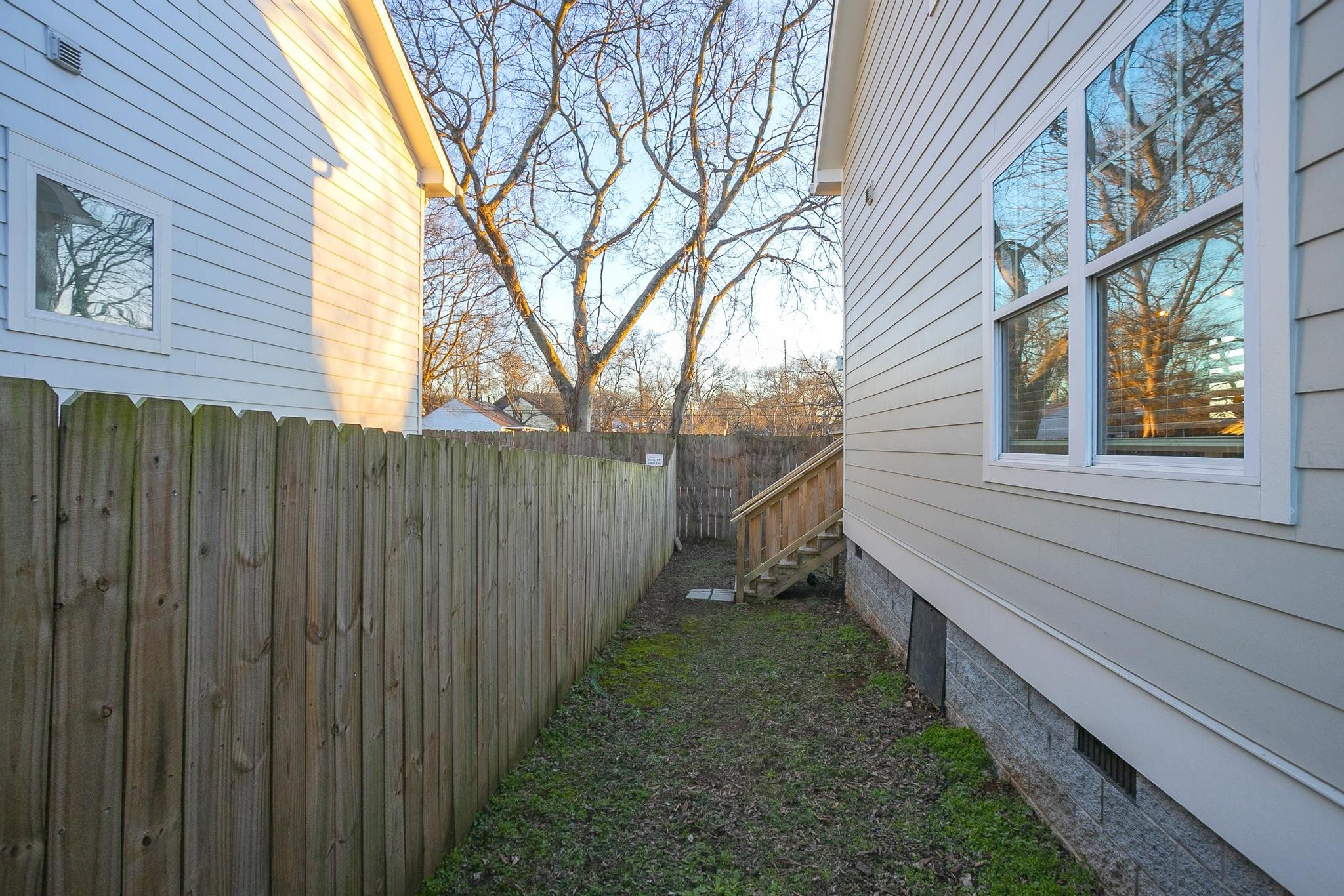 220 Duke St