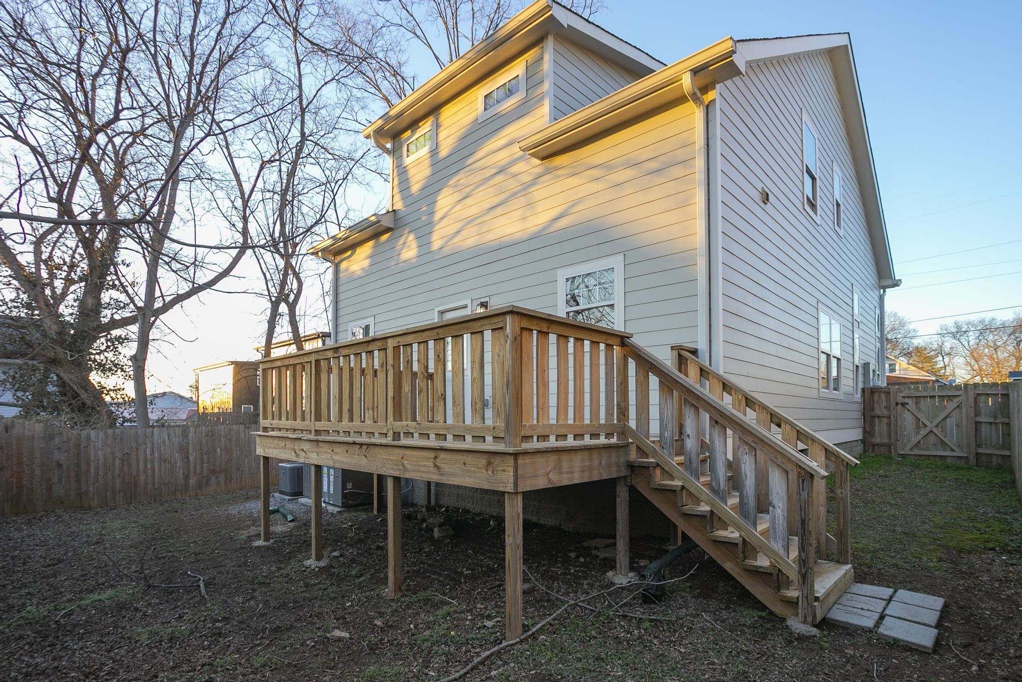 220 Duke St