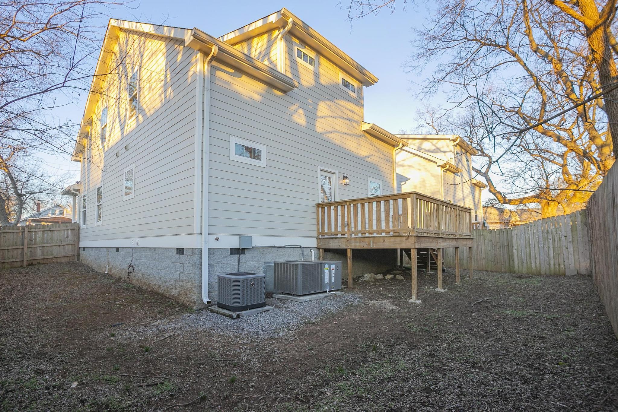 220 Duke St