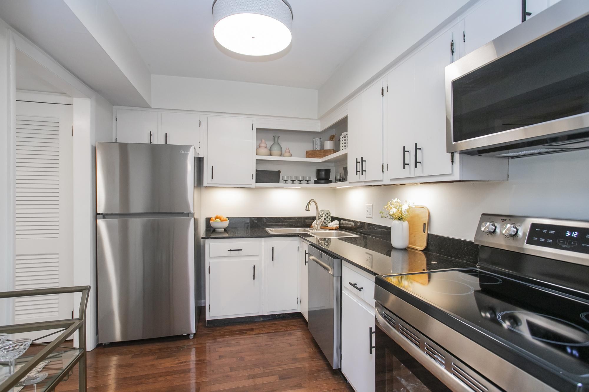 3901 Whitland Ave Unit: #11