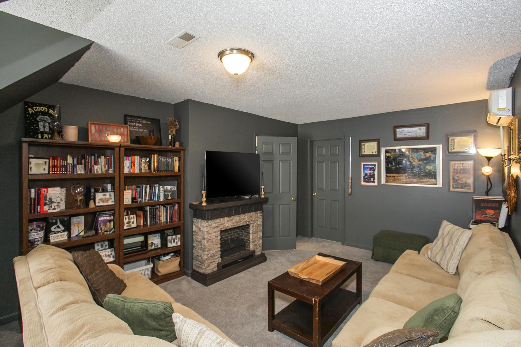 407 Bradford Cir