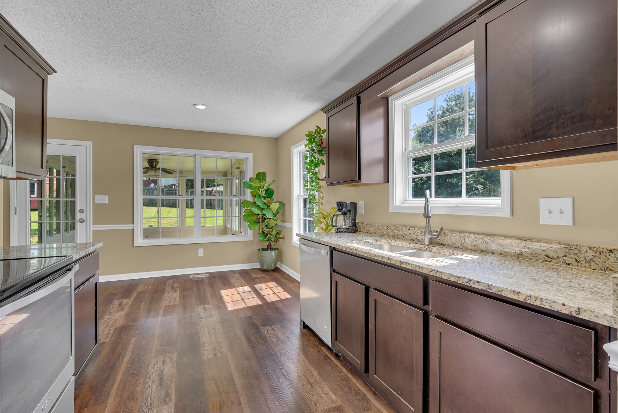 923 Hedge Apple Dr