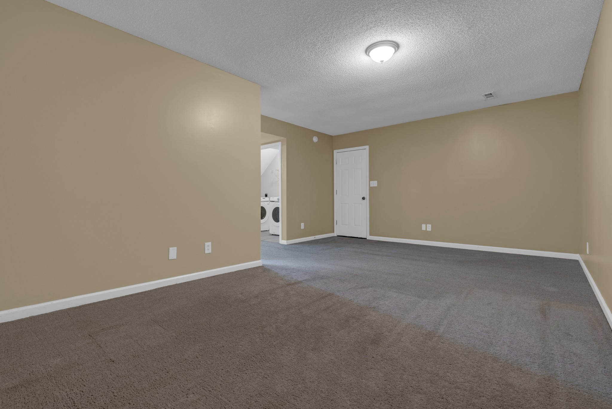 923 Hedge Apple Dr