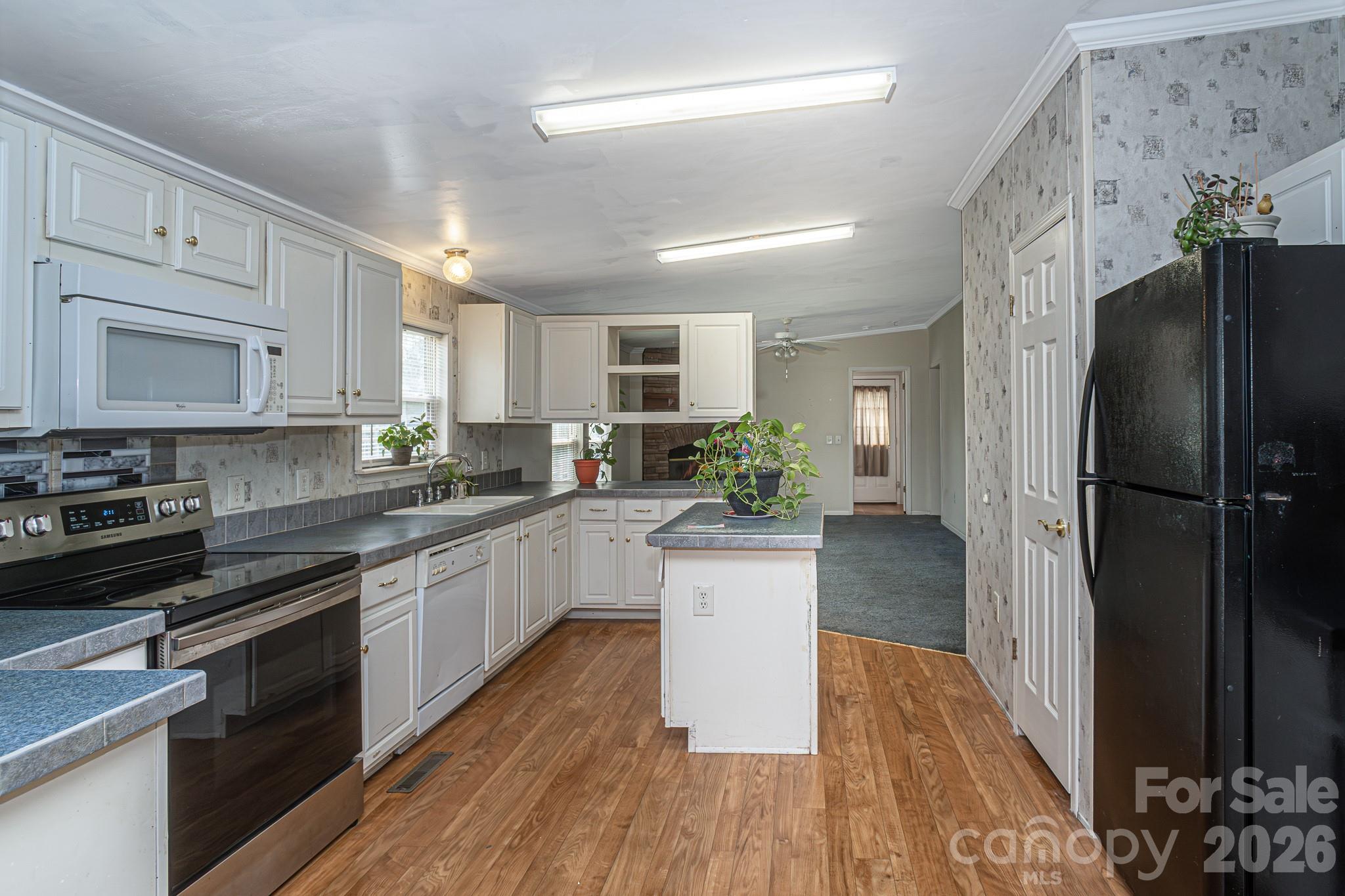 210 Pierce Street Unit: 4