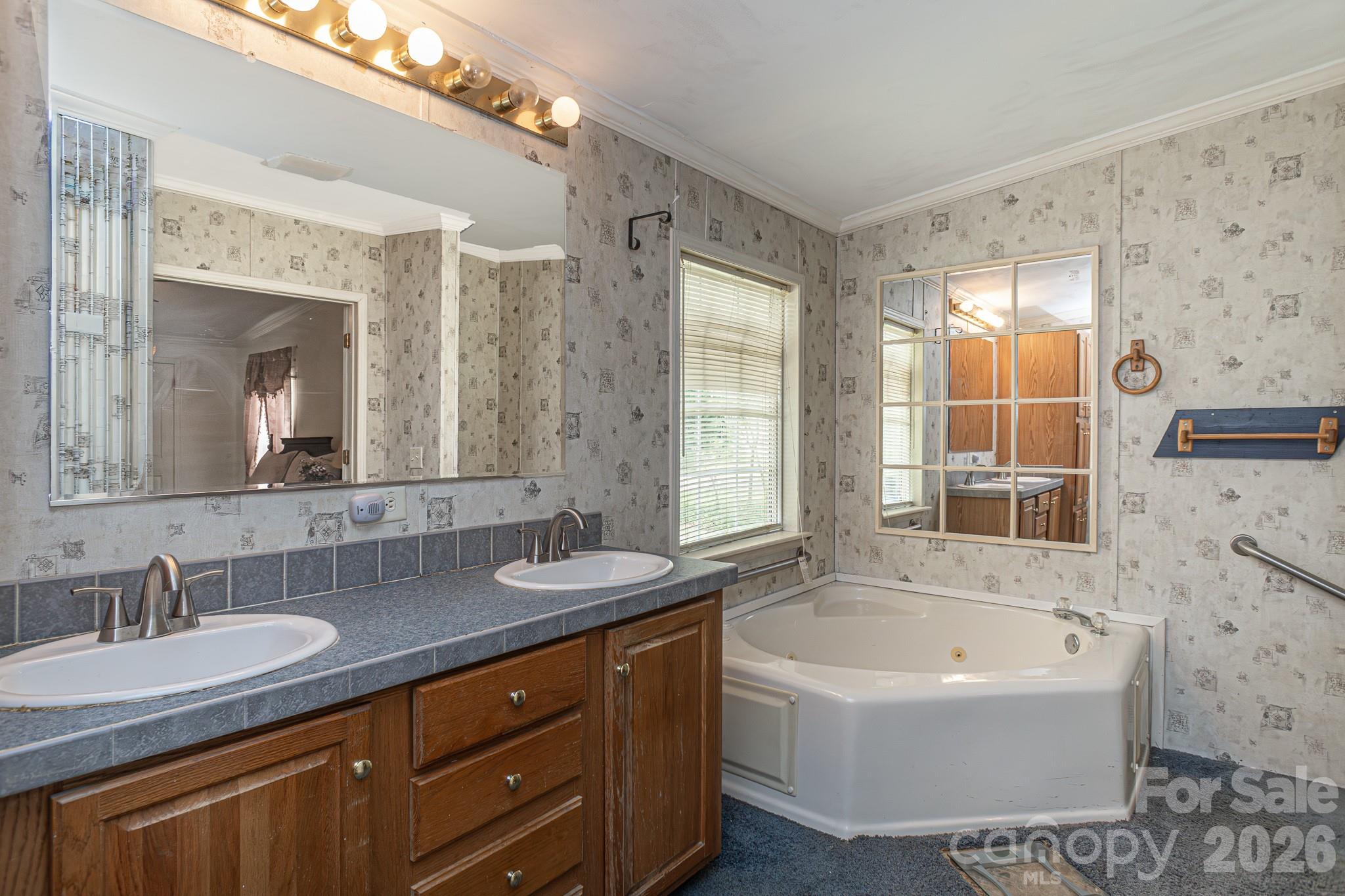 210 Pierce Street Unit: 4