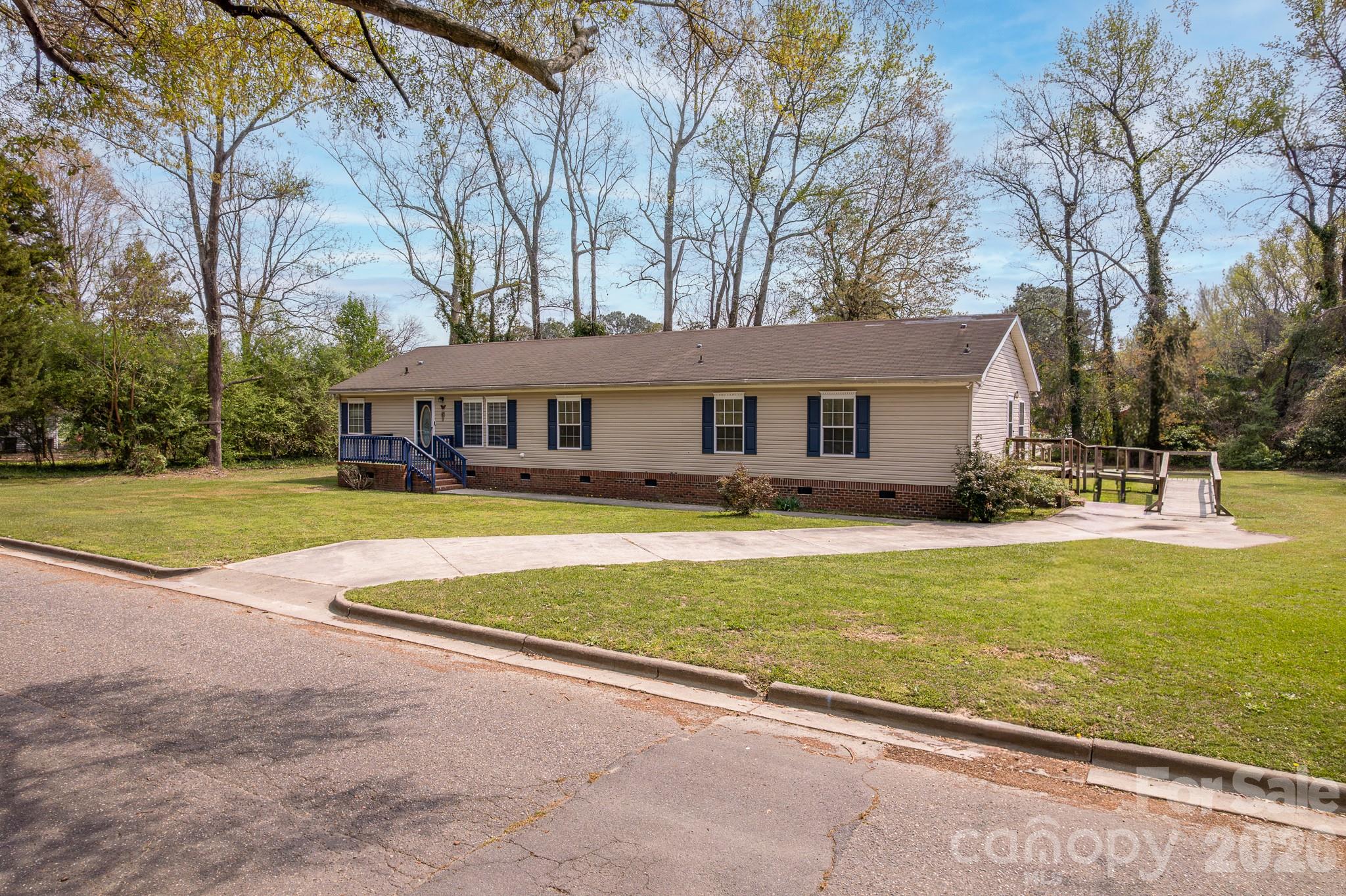 210 Pierce Street Unit: 4
