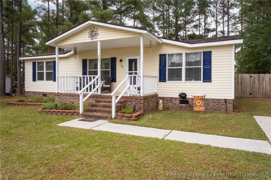709 Mackay Court